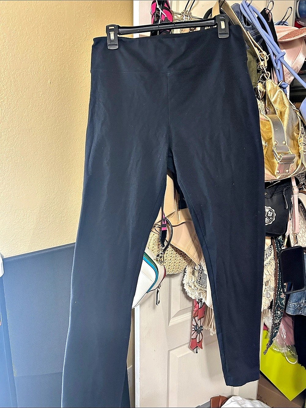Matty Medium High-Rise Pull-On Stretch Leggings Black Medium